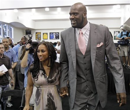 阿斯顿维拉对阿森纳：焦点之战，谁能笑到最后？（阿斯顿维拉迎战阿森纳：巅峰对决，鹿死谁手？）