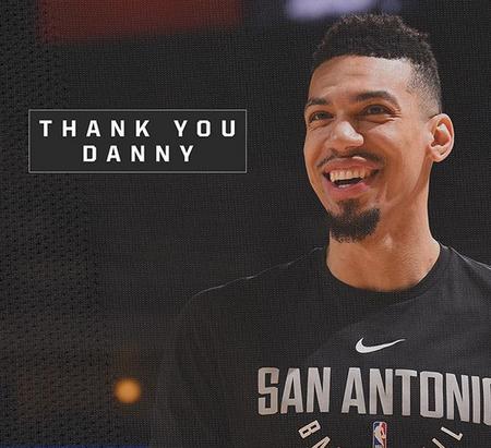 库里谈与斯潘塞搭档：只要是球商高的球员，我就能和他搭档（库里谈与斯潘塞联手：只要球商高，就能与我合拍）