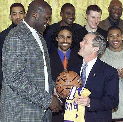 半场战报：莱切0-0维罗纳（半场速递：莱切与维罗纳0-0僵持）