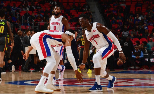 骑士对阵马刺内线狂轰80分，创下队史近29年纪录（骑士战马刺内线砍下80分，缔造球队近29年新纪录）