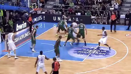 每体：库库离开巴萨因为不被信任，巴尔韦德当时看好米兰达（每体：因缺乏信任库库选择离开巴萨，巴尔韦德当时更看重米兰达）